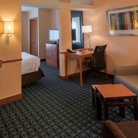 Fairfield Inn & Suites Кеннет-Сквер Экстерьер фото