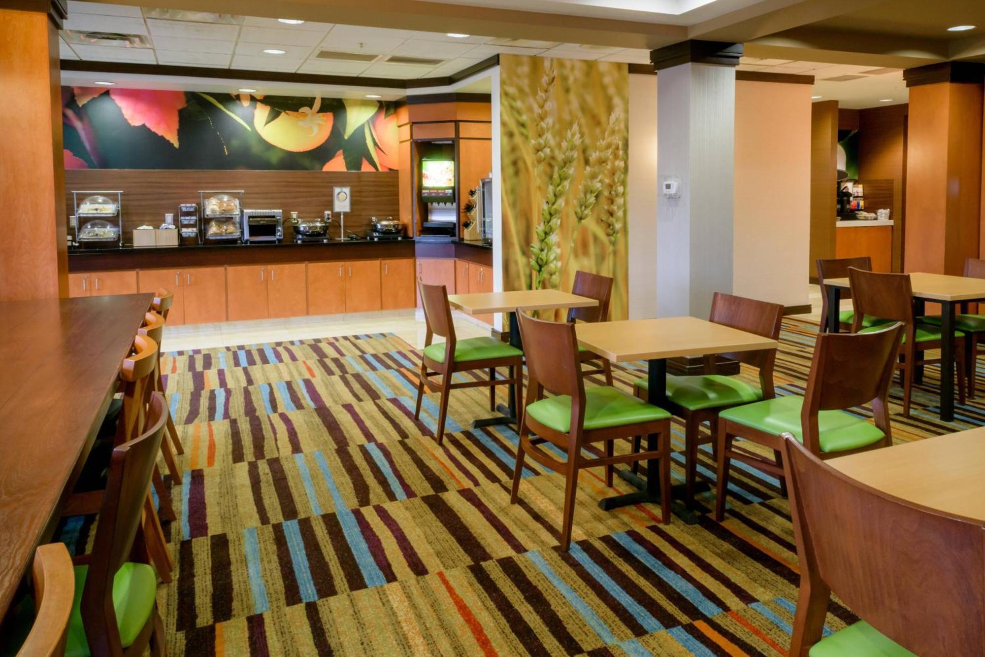 Fairfield Inn & Suites Кеннет-Сквер Экстерьер фото